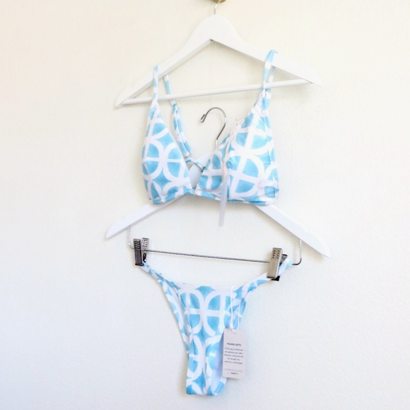 Kenny Flowers The Maldives Triangle Bikini Top & Brazilian Bikini Bottom Set XS - Picture 11 of 16